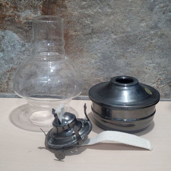 Vintage Kerosene Lamp Wick Clear Hurricane Glass Globe Chimney Metal Base - Picture 6 of 12
